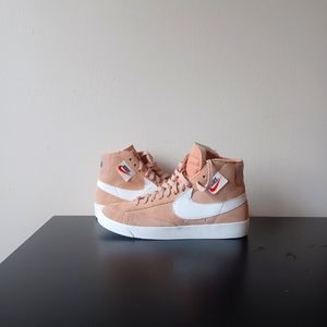 Nike blazer mid rebel
